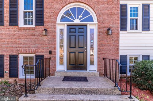 8110 Overton Ct, Springfield, VA 22153-2917