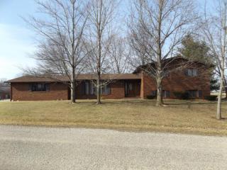 2771 Cardinal Ln, Altamont, IL 62411-3543