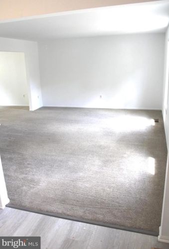 5076 Queens Wood Dr, Springfield VA  22015-1530 exterior