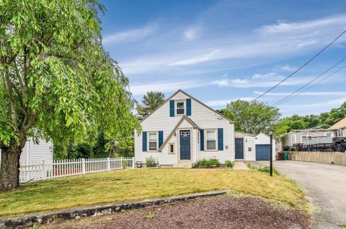 216 Bertenshaw Rd, Woonsocket, RI 02895-6067