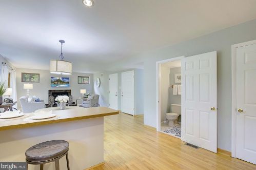 285 Michener Ct, Severna Park MD 21146-2051 exterior