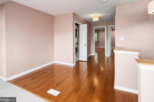 2 Exeter Ct, Princeton NJ  08540-7000 exterior