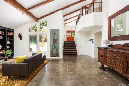 1872 Derby Dr, Santa Ana, CA 92705-2509