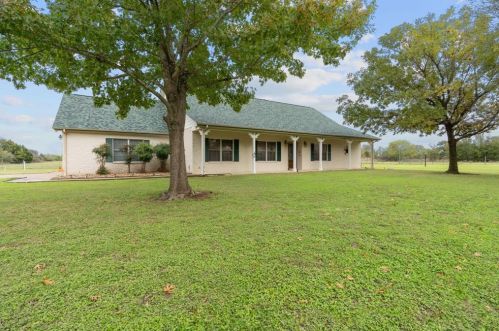 180 Youngs Pr Rd, Webberville TX 78621-5537 exterior