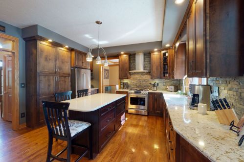 750 Fairway Ln, Sycamore IL  60178 exterior