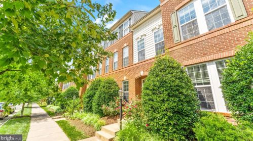19466 Front St, Leesburg, VA 20176-6543