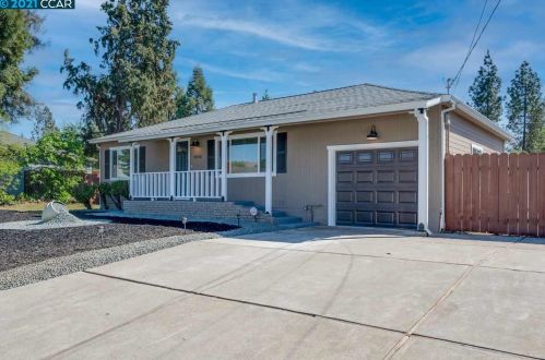 5040 Kenmore Dr, Concord CA  94521-3036 exterior