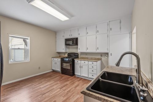 220 Belvidere St, Saint Paul MN  55107-3140 exterior