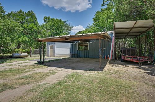4951 Joe Wilson Rd, Midlothian, TX 76065-4518