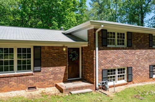 516 Ranchwood Trl, Holly Springs, GA 30188-2331