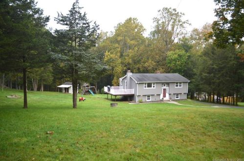 274 Webb Cir, Upper Stepney CT  06468-1452 exterior