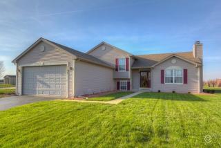 195 Prairiefield Ave, Dekalb, IL 60112-4142