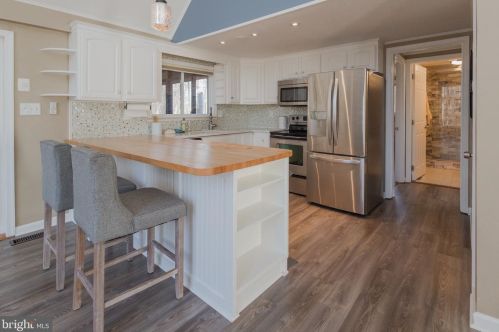 49 Pileated Woodpecker Ln, Hedgesville WV  25427-5384 exterior