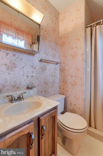 154 Amsterdam Rd, Lancaster PA  17603-9719 exterior