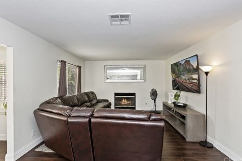 8554 Rosemary Dr, Riverside CA  92508-2965 exterior