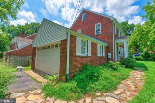 406 Little Falls St, Falls Church, VA 22046-2637