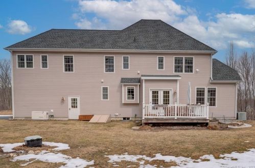 14 Farm Ridge Rd, Unionville, CT 06013-2018