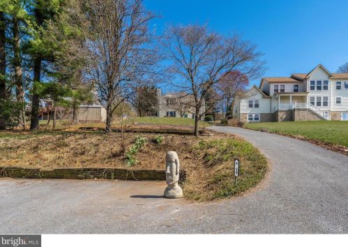 6819 Vale Summit Ln, Middletown MD  21769-6637 exterior