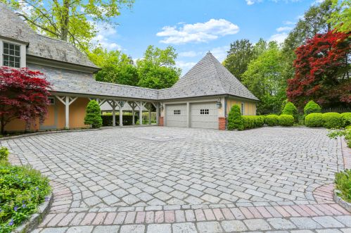 672 Lake Ave, Greenwich CT  06830-3854 exterior