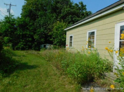 194 Bates St, Pittsfield, ME 04967-4121