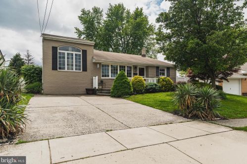 22 Belmont Rd, Gloucester, NJ 08031-1110