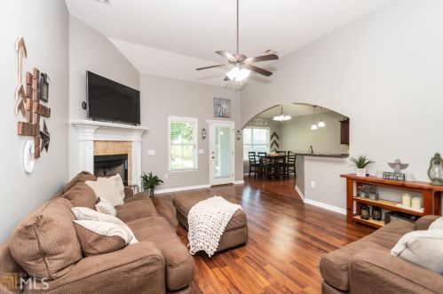 312 Thornton Dr, Bonaire, GA 31005-3797