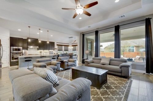 1635 Cool Spring Way, Austin TX  78737-4699 exterior