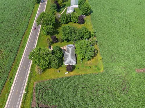 15354 Plank Rd, Sycamore IL  60178-8743 exterior