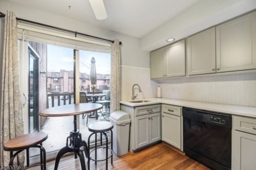 145 Nottingham Sq, Hackettstown NJ  07840-4236 exterior