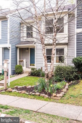 1624 Oak Spring Way, Herndon, VA 20190-4917
