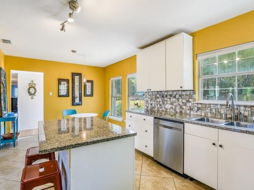 6207 Betty Cook Dr, Austin TX  78723-3313 exterior