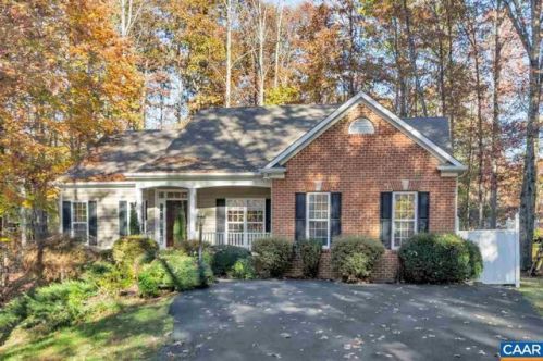 5 Milton Ct, Bybee, VA 22963-3248