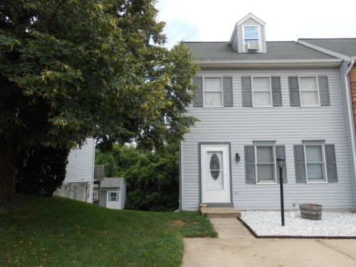 229 Heatherwood Dr, Ephrata, PA 17522-2655
