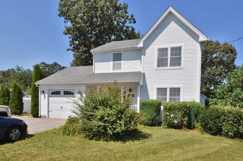 18 Fieldstone Way, Westerly, RI 02891-2697