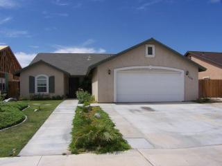409 Mavis Ct, Ridgecrest, CA 93555-6007