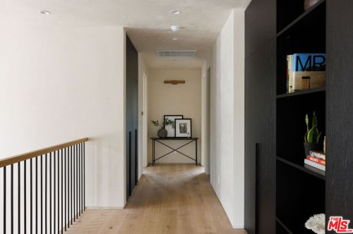 15740 Morrison St, Van Nuys CA  91436-1544 exterior