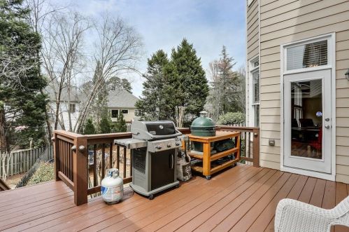2556 Brookline Cir, Atlanta GA  30319-3693 exterior
