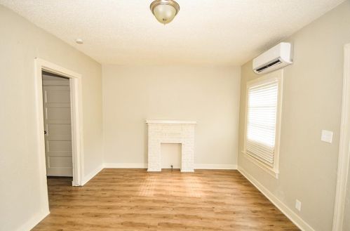 1946 Fairmount Ave, Fort Worth TX  76110-1365 exterior