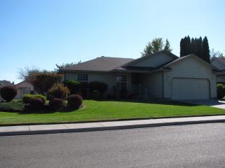 808 Quebec St, Kennewick, WA 99336-8119