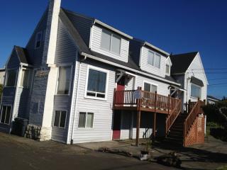 3310 Jetty Ave, Kernville OR  97367-4671 exterior