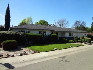 6230 Shadowcreek Dr, Carmichael, CA 95608-1023