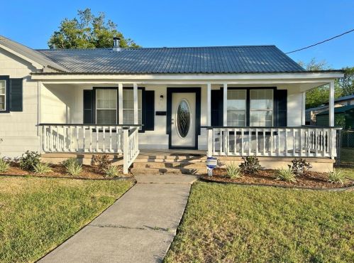 201 River St, Ezzell, TX 77964-2611