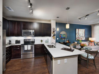 77 Andrews Dr, Atlanta GA  30305-1313 exterior
