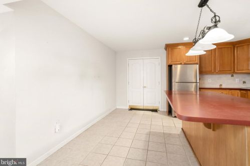 22 Honey Flower Dr, Trenton NJ  08620-9688 exterior