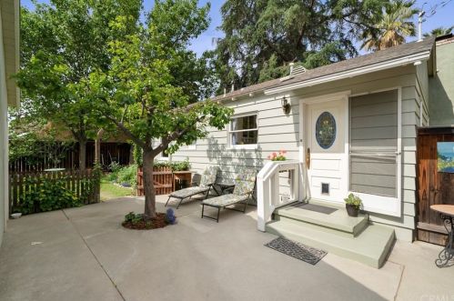 6110 Palm Ave, Riverside CA  92506-2022 exterior