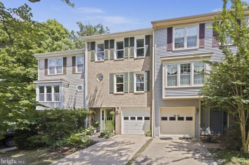 7391 Stream Way, Springfield VA  22152-3639 exterior
