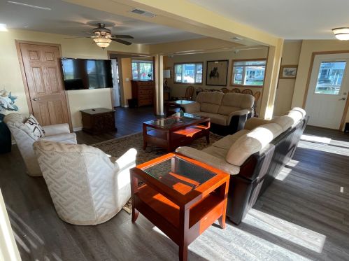 42430 Witt Rd, Antioch, IL 60002-8272