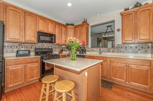 9353 Dunmurry Dr, Orland Park, IL 60462-1138