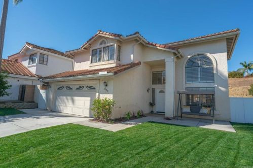 1986 White Birch Dr, Vista, CA 92081-7316