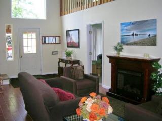 15 Kent St, Depoe Bay OR  97341-9640 exterior
